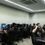 Dari Warnet ke Smartphone: Jejak Tangkasnet dalam Budaya Internet Indonesia